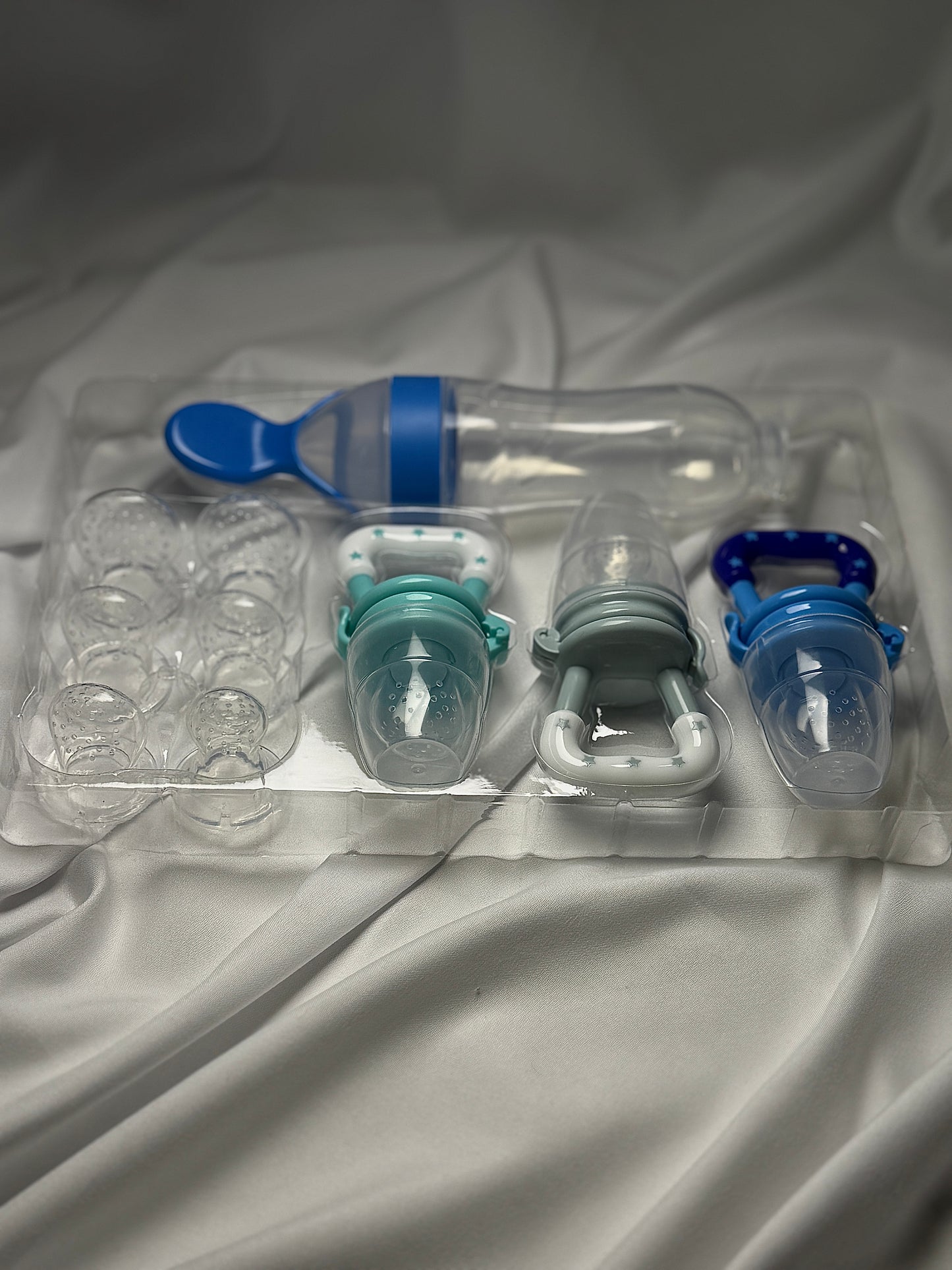 Бебешки сет: 3 биберона за плодове + 6 поставки + лъжичка-дозатор