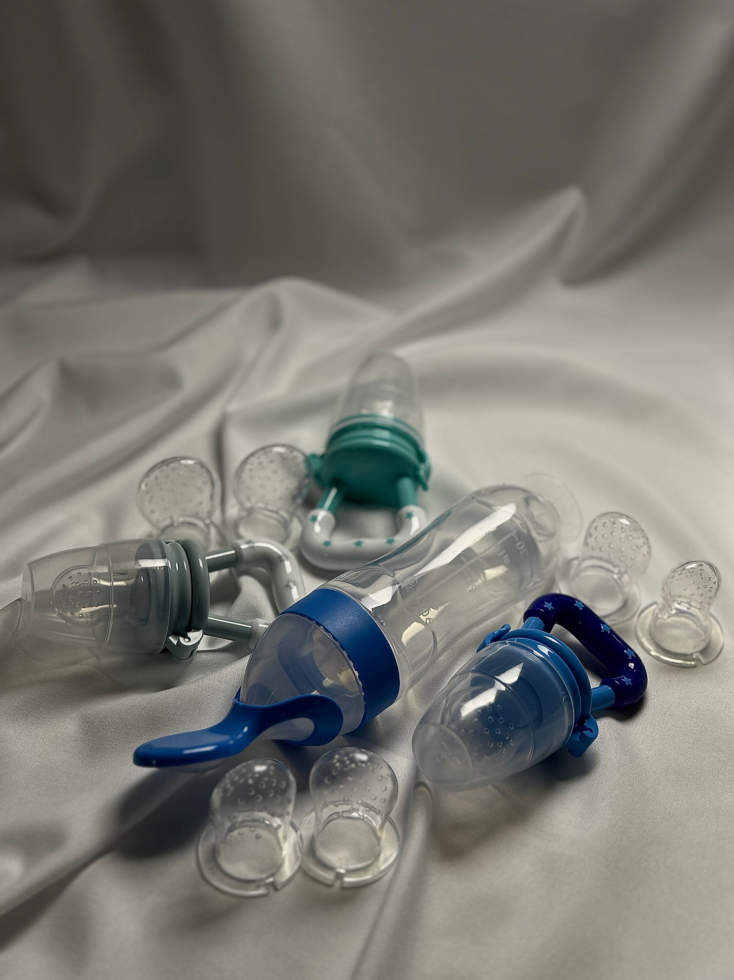 Бебешки сет: 3 биберона за плодове + 6 поставки + лъжичка-дозатор